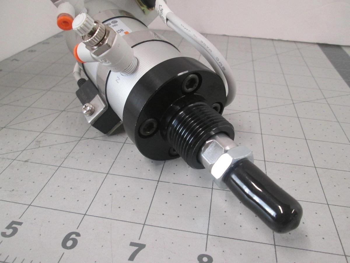SMC, NCDGNN40-VIA990739, Pneumatic Cylinder w/ Connector, New