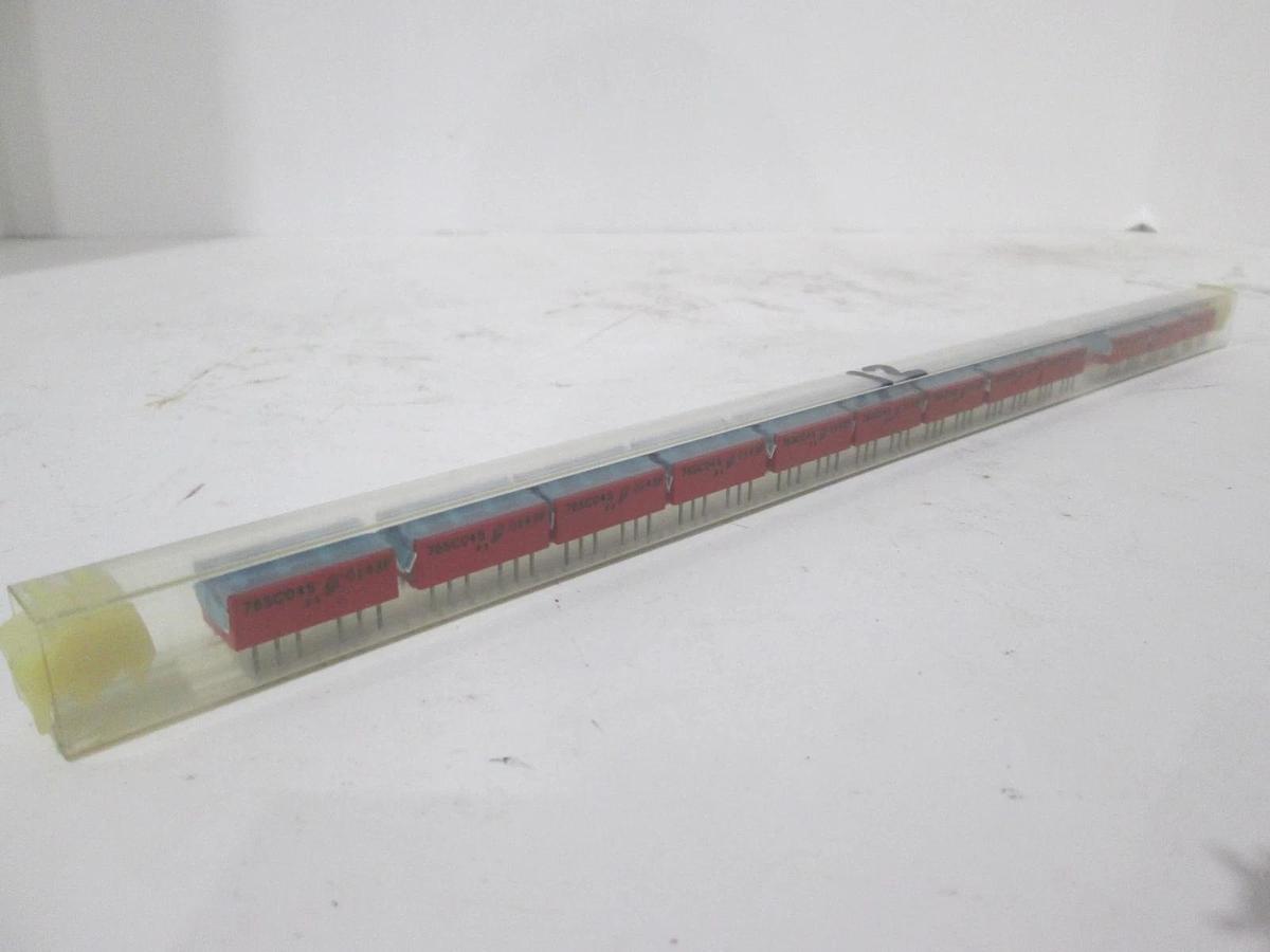 76SC045 0L43F, Integrated Circuit, New, Lot of 12