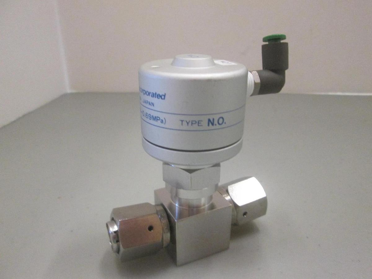 Used Fujikin, 3.5-7kgf, N.O. Pneumatic Valve, 1/2" FVCR, Used