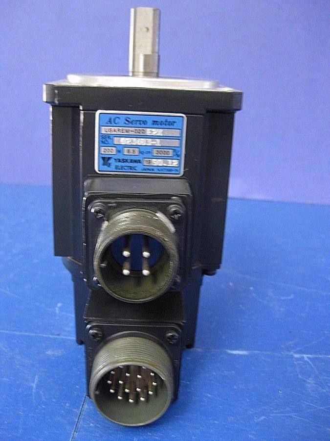 Used YASKAWA USAREM-02DE2X AC Servo Motor, 3000 RPM, 200W, Used
