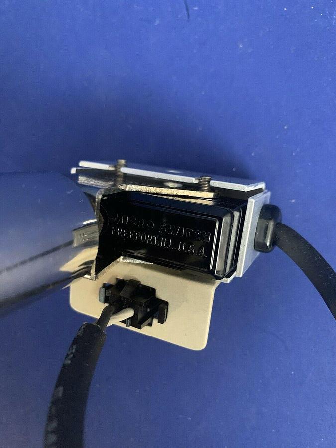 Used UE United Electric Vacuum Pressure Switch J40 9643 w/ Micro Switch, Used