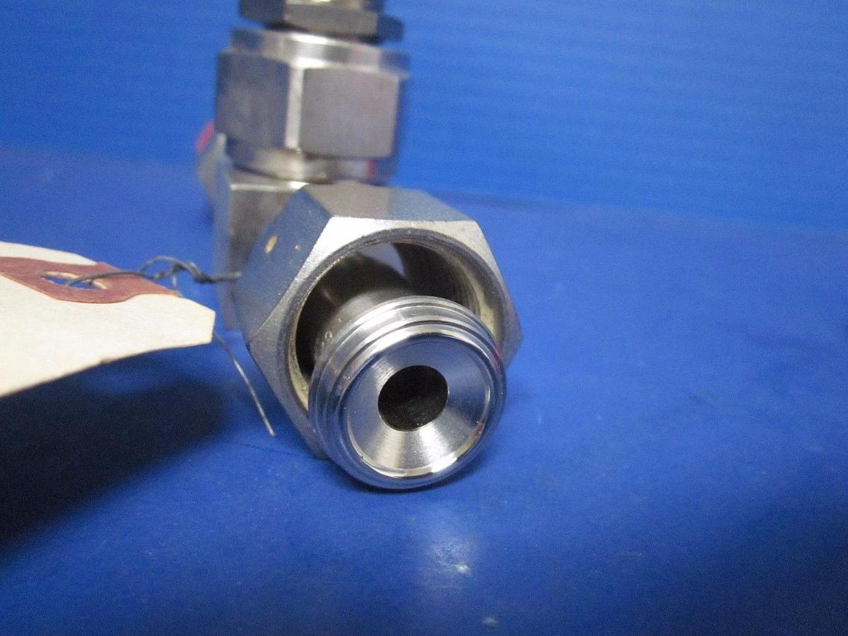 Used Nupro SS-DL16B Green Lever Handle Valve, 1/2" FVCR/FVCR, Used