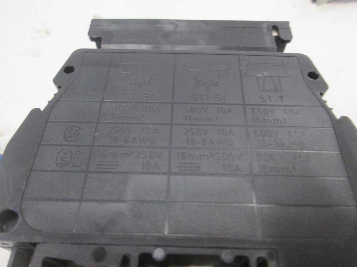 Used Phoenix Contact, Type USIG, Terminal Fuse Block, 2A, Used, Lot of 5
