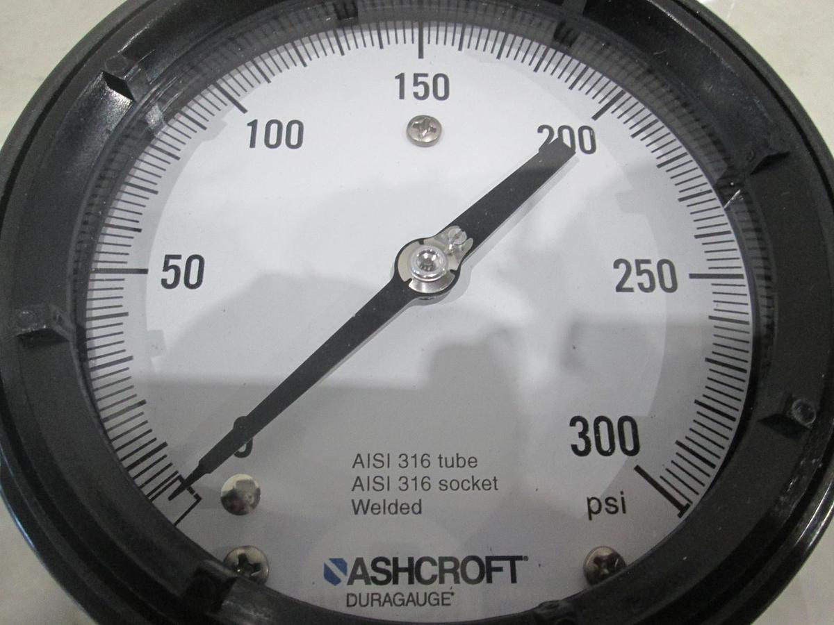 Used Ashcroft, Duragauge, 4-1/2", 0-300 PSI, Silicone Fill, New