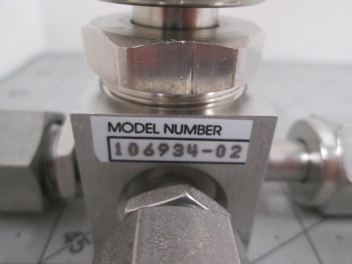 APTech, 106934-02, 3-Way Valve, New