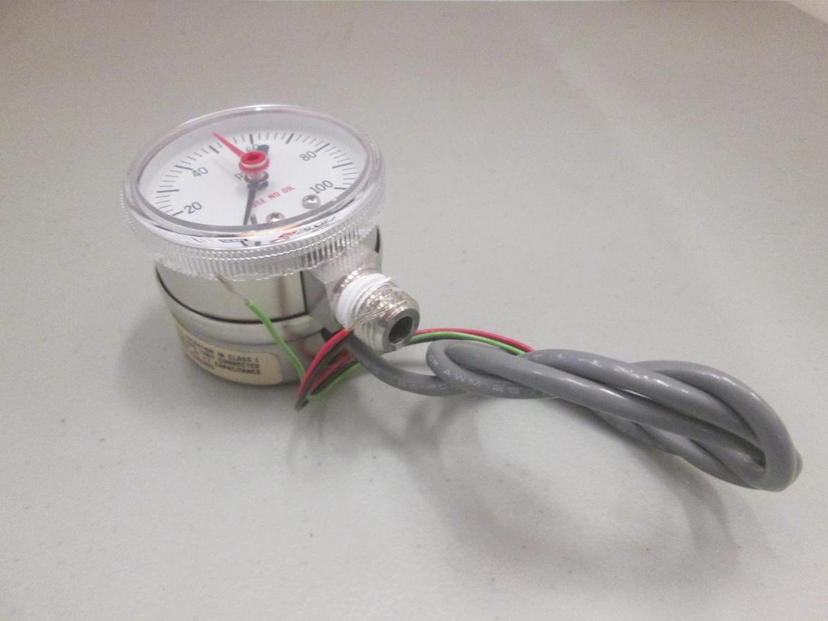 Used Span,21-0121-B1, Type122Pressure Gauge, 0-1000 psi, 1/4" MVCR Bottom Mount, Used