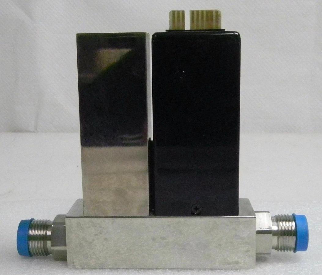 Used Unit UFC-2020A, Mass Flow Controller, Gas- N2, Range- 30 SLM, 3/8" M I/O VCR