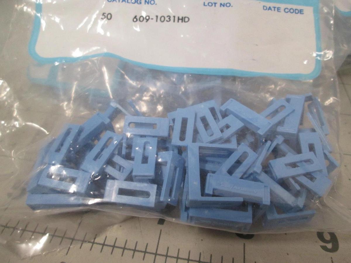 Thomas & Betts, 609-1031HD, Strain Relief Clip, Socket Connector, New, Lot of500