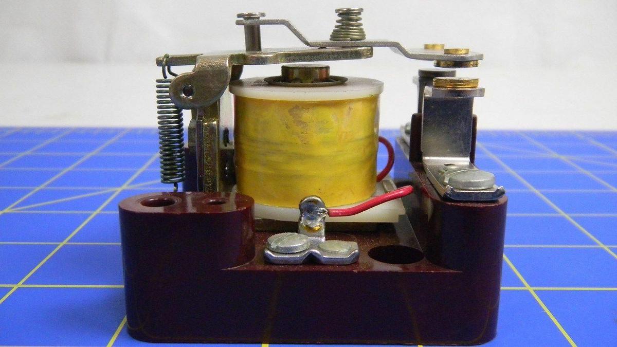 Used Magnecraft Electric Relay W99DX-3, 290 Ohms, 24VDC, NIB