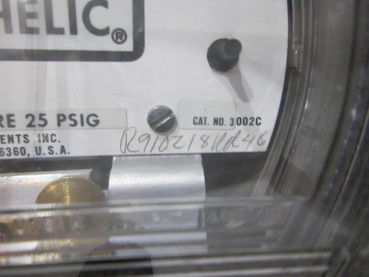 Used Dwyer 3002C Photohelic Gauge 0 to 2", Used