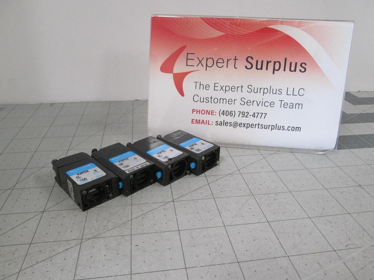 Used Honeywell, Skinner K3P02, 3-Way Solenoid Valve 24VDC, 100PSI 0.5W Lot of 4
