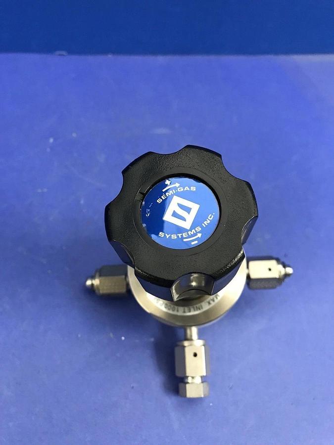 Used APTech Semi Gas Pressure Regulator 033-0219-100 4 Port, 1/4" VCR- Used