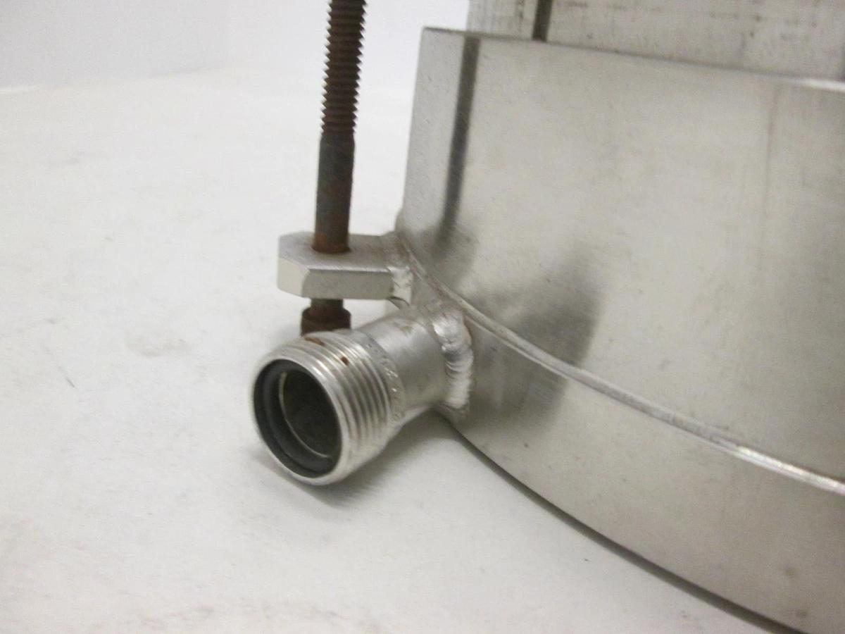 Used End Cap, 150/156 Front LPCVD Furnace Flange, water cooled, 1/4 vco gas in Used