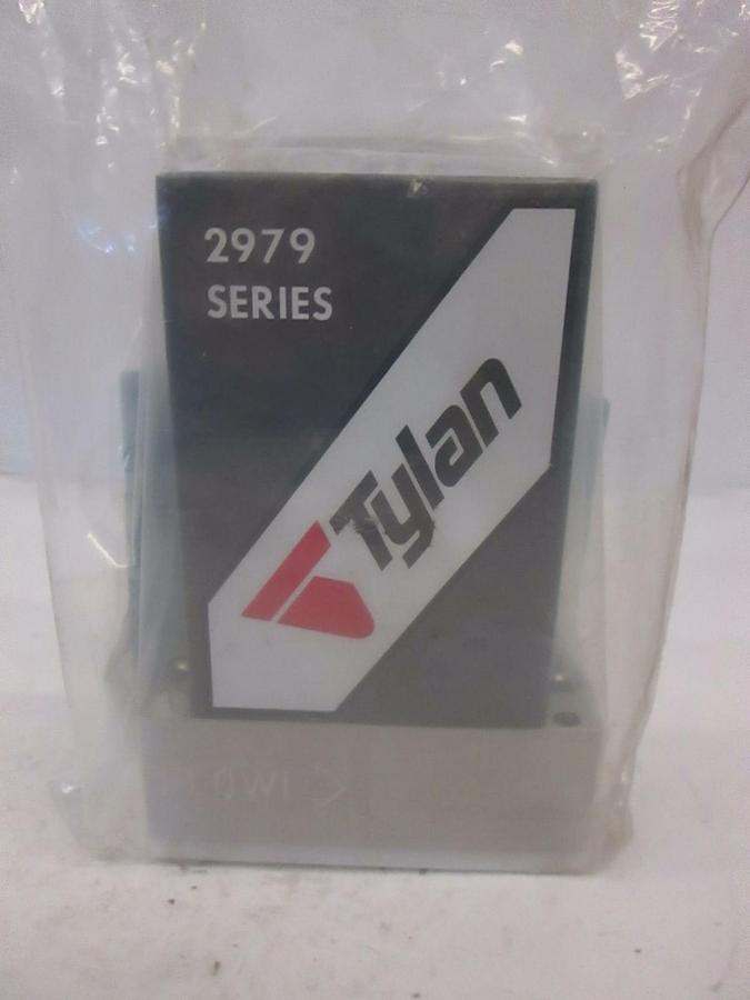 Used Tylan DFC-2979MEP5, MFC Mass Flow Controller 100 SCCM, CH2F2, Rfrb