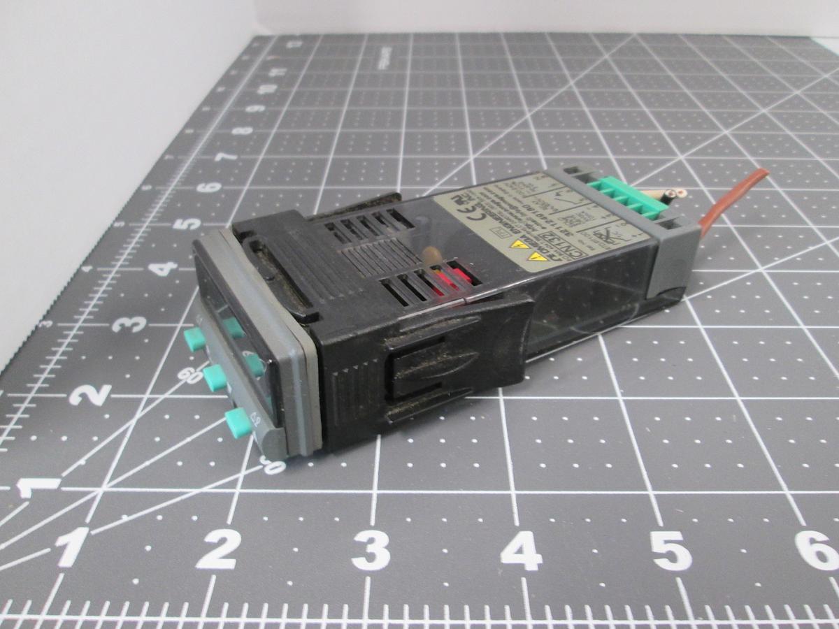 Used OMEGA, CN132, Temperature Process Controller RTD Pt100, 100-240VAC Relay