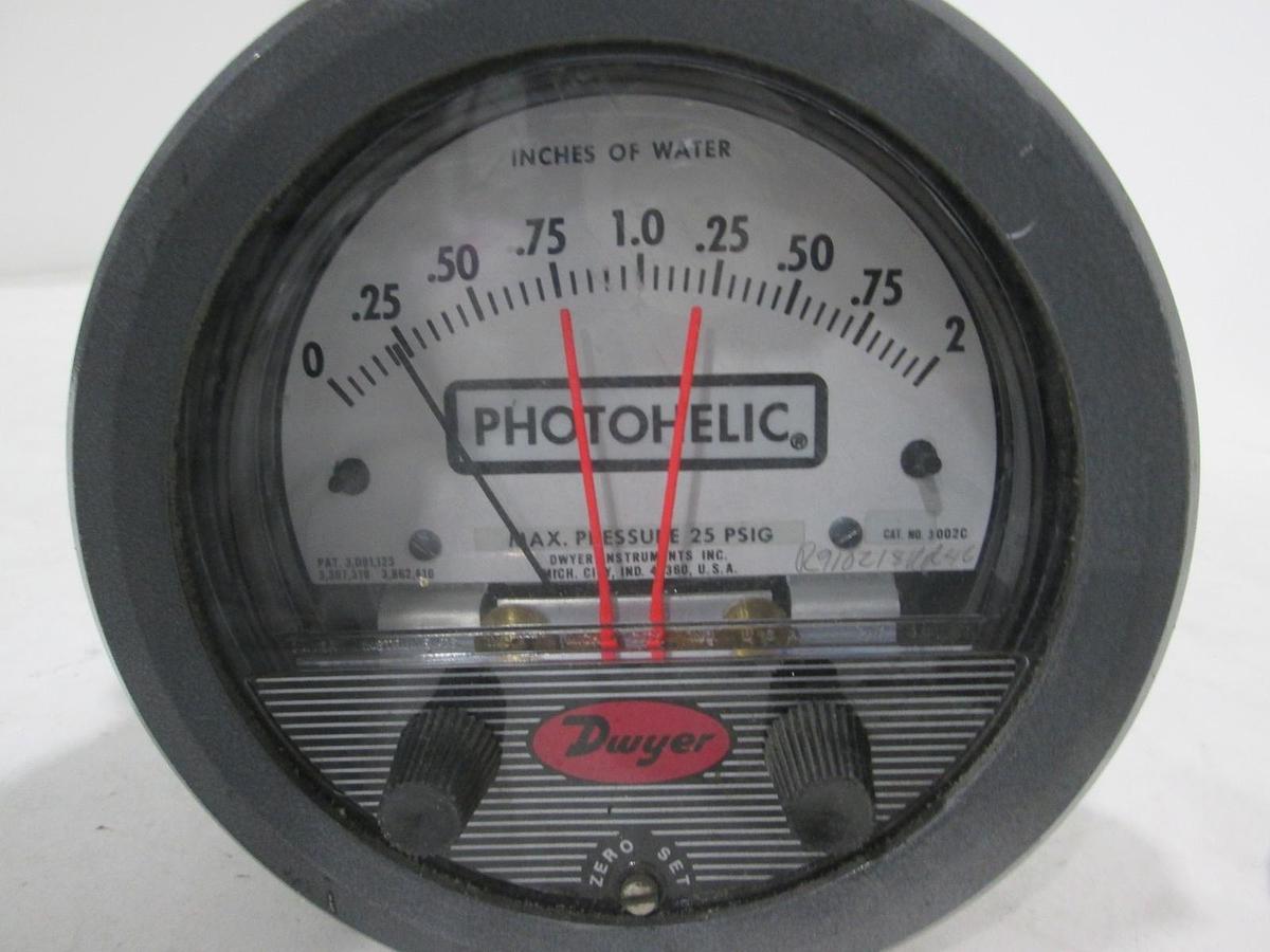 Used Dwyer 3002C Photohelic Gauge 0 to 2", Used