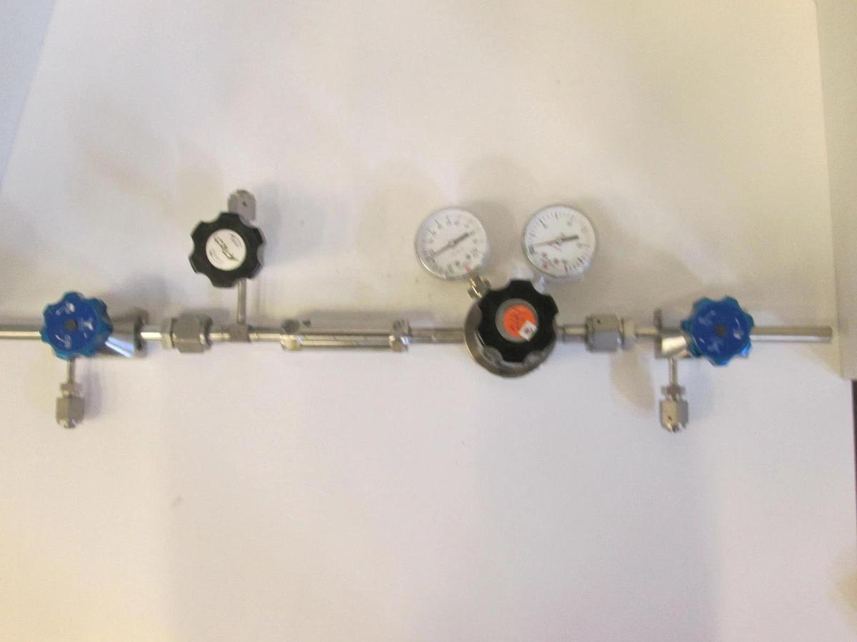 Refurbished Aptech High Purity Gas Stick Assy, AP1810SM Regulator, WG2F02JJ4 Filter, Gauge