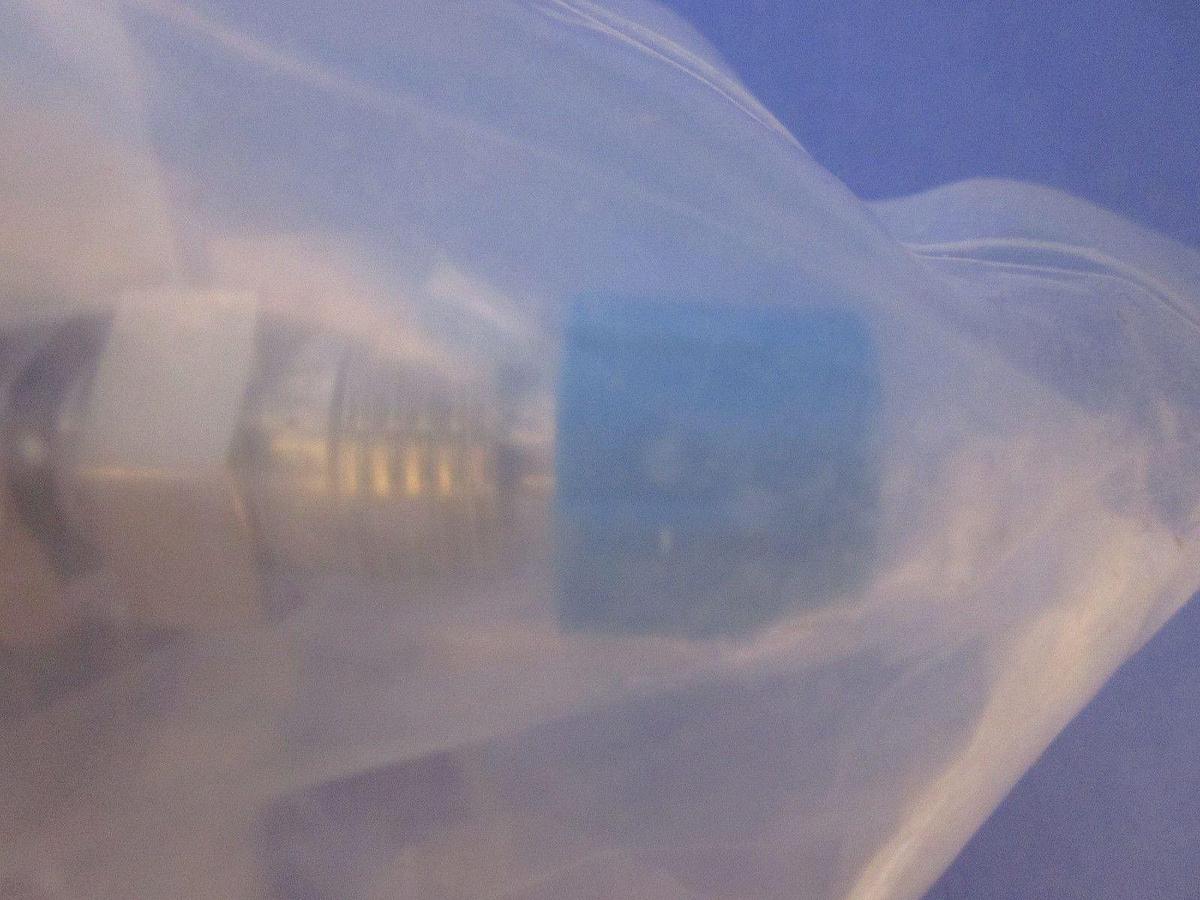 Used US Gauge Cleanroom Gauge 30-0-200 psi / 0-14 bar, 1/4" MVCR, Back Mount, New