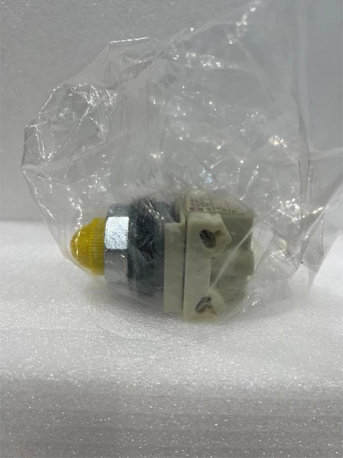 Used Square D, Class 9001, type KM35, 24-28V Switch, Used