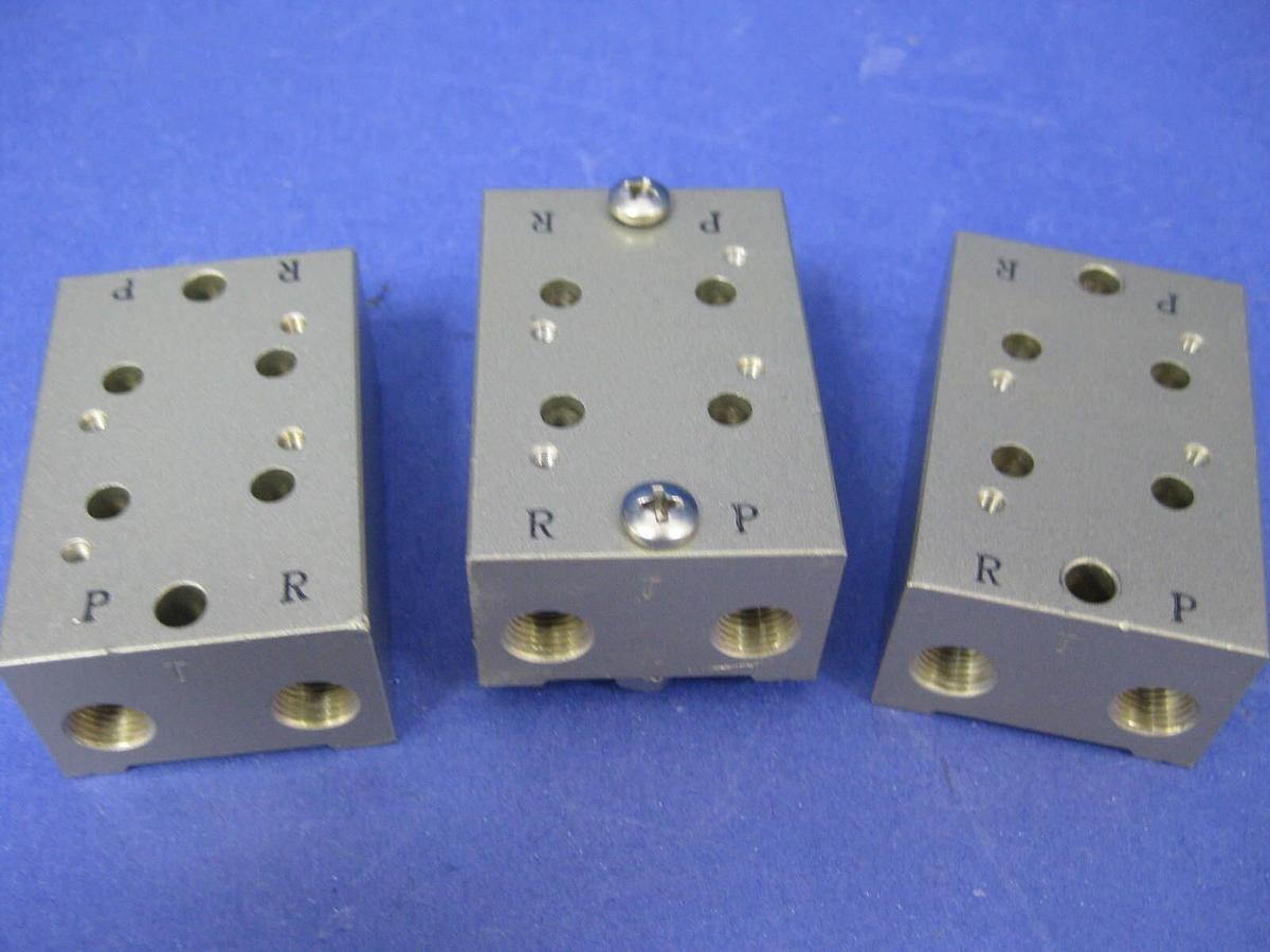 Used SMC NVVSZ5-20-021-00T 2 Station Manifold Block for VV3Z Valve, Lot of 2