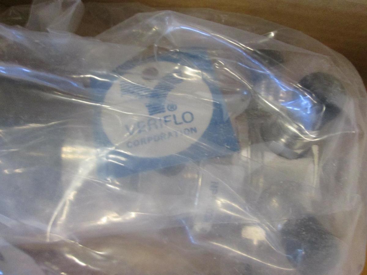 Used Parker Veriflo, Stainless Steel Regulator, NPR400W 4P FS MMMM, New