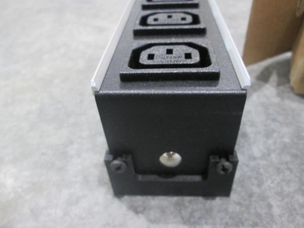 Hammond Manufacturing, 1581T5, Universal P-Bar, 5 Outlet, New