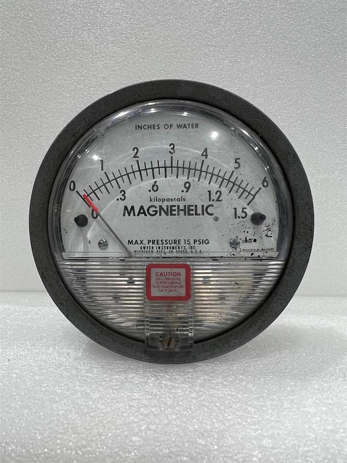 Used Dwyer, Magnehelic Pressure Gauge, 0-6”, 2006D, UseB
