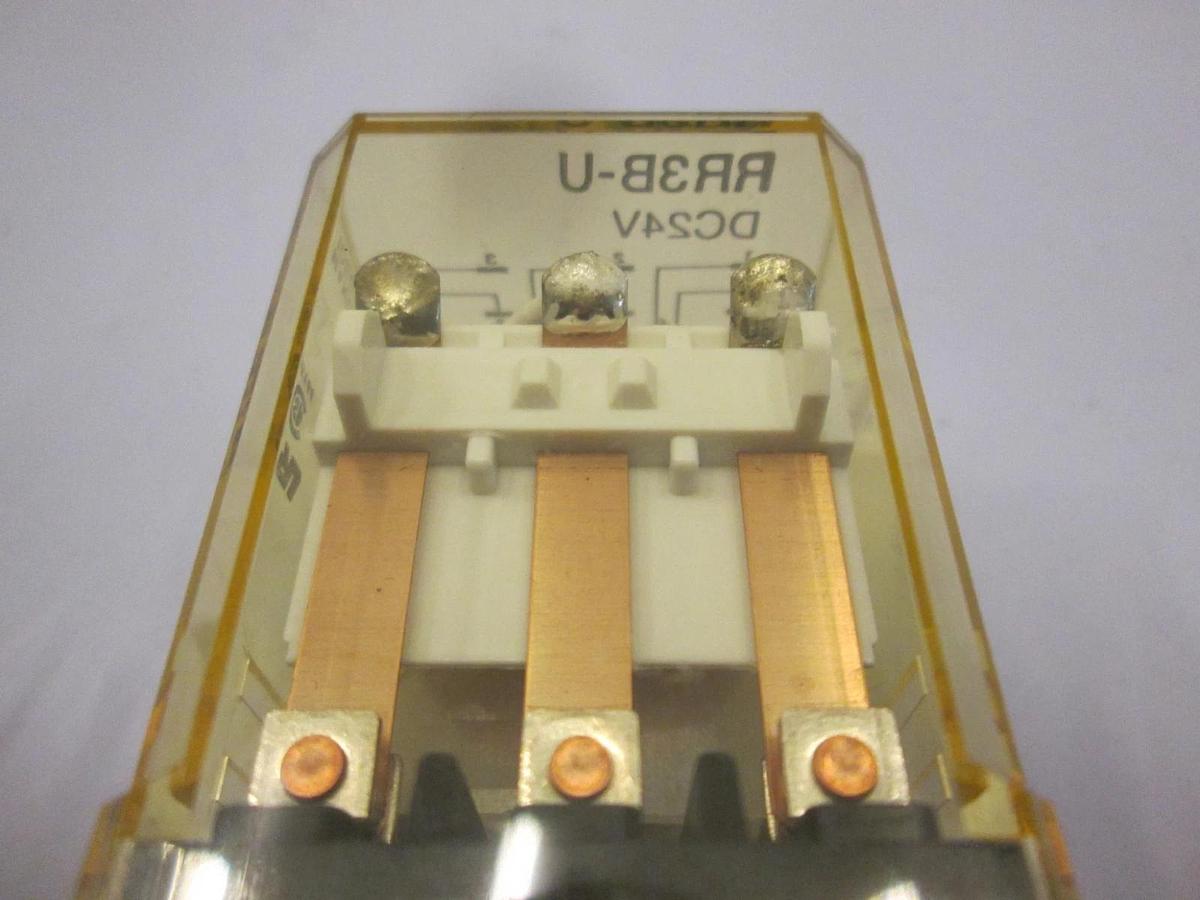 Used IDEC, RR3B-U, DC 24 V Relay, Used