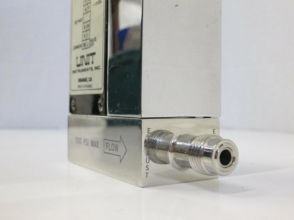 Used Unit UFC-1200 Mass Flow Controller MFC, N2, 2 SLPM, 1/4" Male