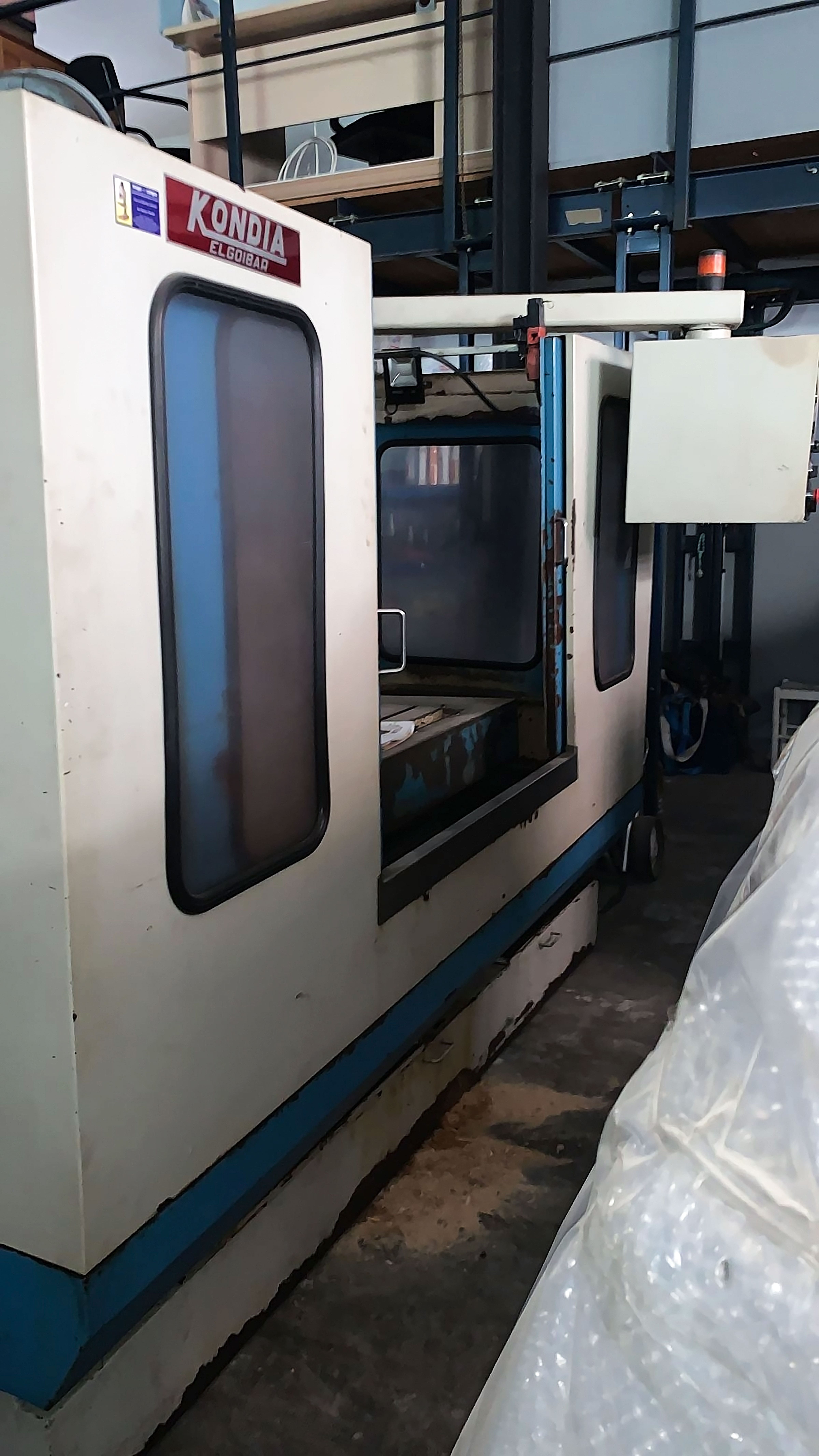 Used Kondia B-1000 - CNC Machining Center - 1998