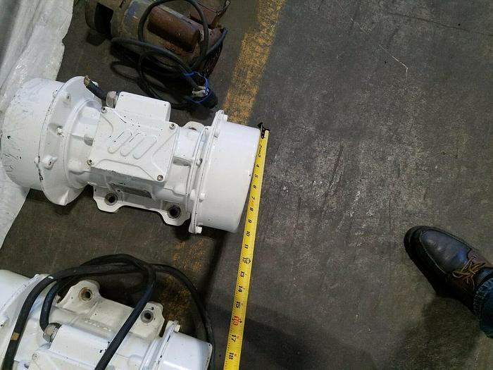 Used Vibra Screw Electric Vibrator Motors used for powder hopper shakers