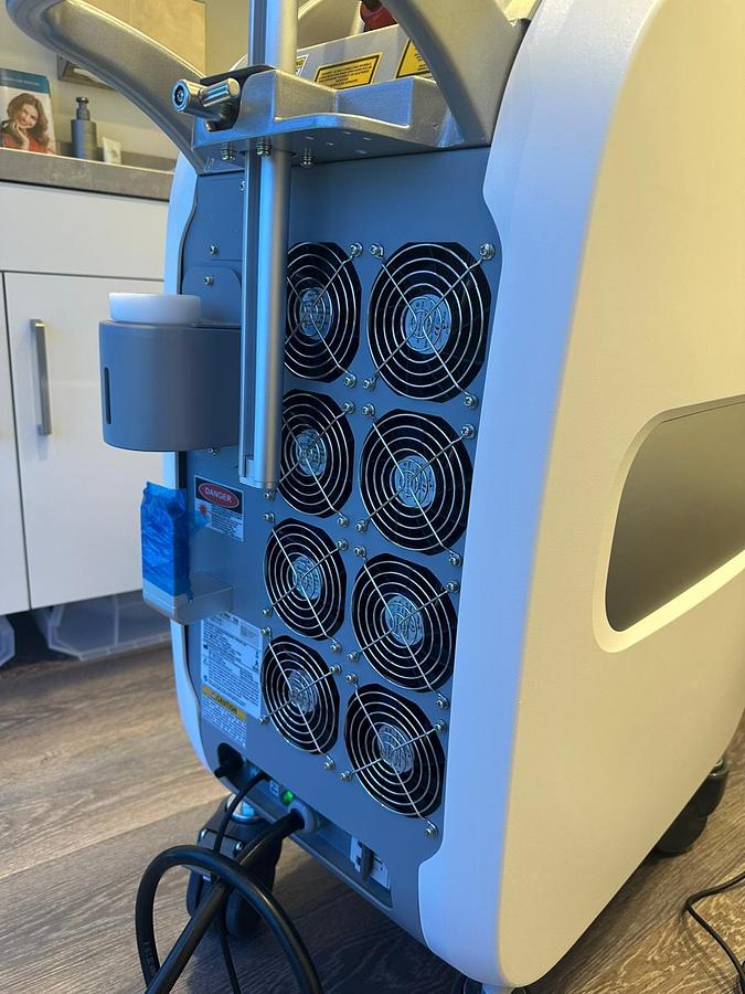 Used 2022 Lutronic Clarity II