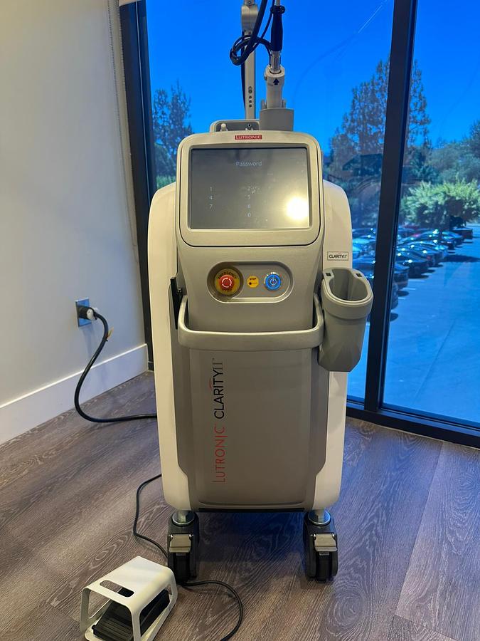 Used 2022 Lutronic Clarity II