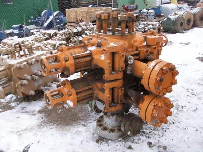 Used SHAFFER LWS, 5,000 PSI, 7 1/16 Double Ram BOP