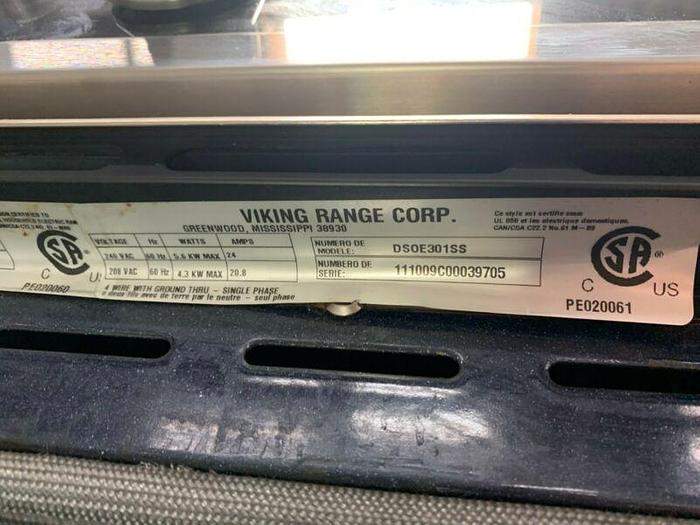 Used Viking Designer Series DSOE301SS Stainless Steel Electric Wall Oven