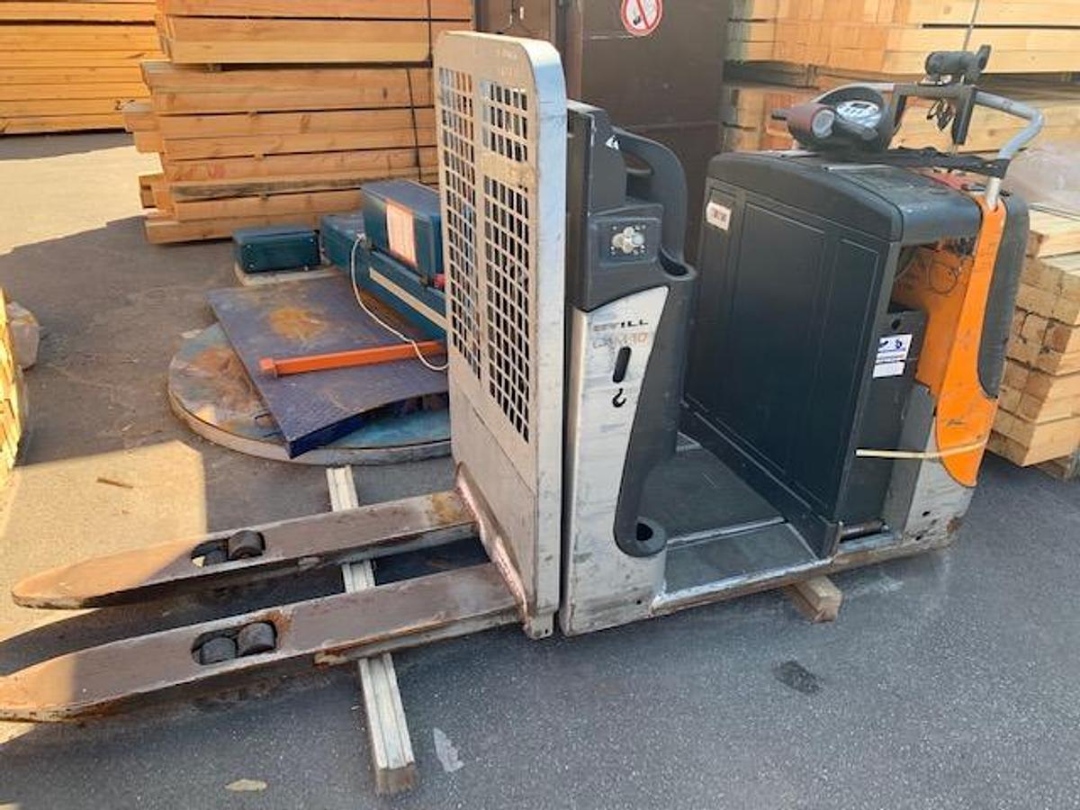 Gebraucht Still Elektrohubwagen
Baujahr 11/2008
Gewicht 220 KG
Achtung !!! mit neuer Batterie