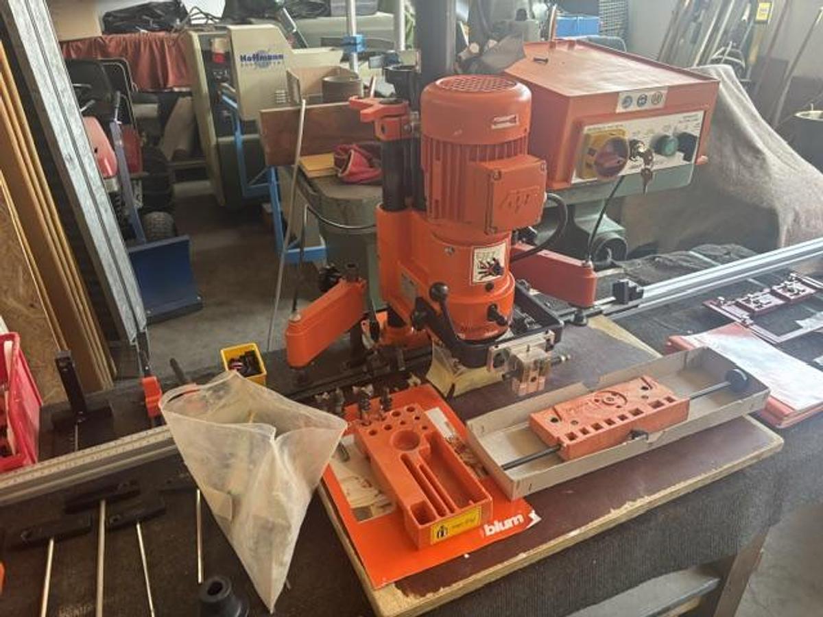 Gebraucht Blum Minipress Beschlagbohrmaschine
