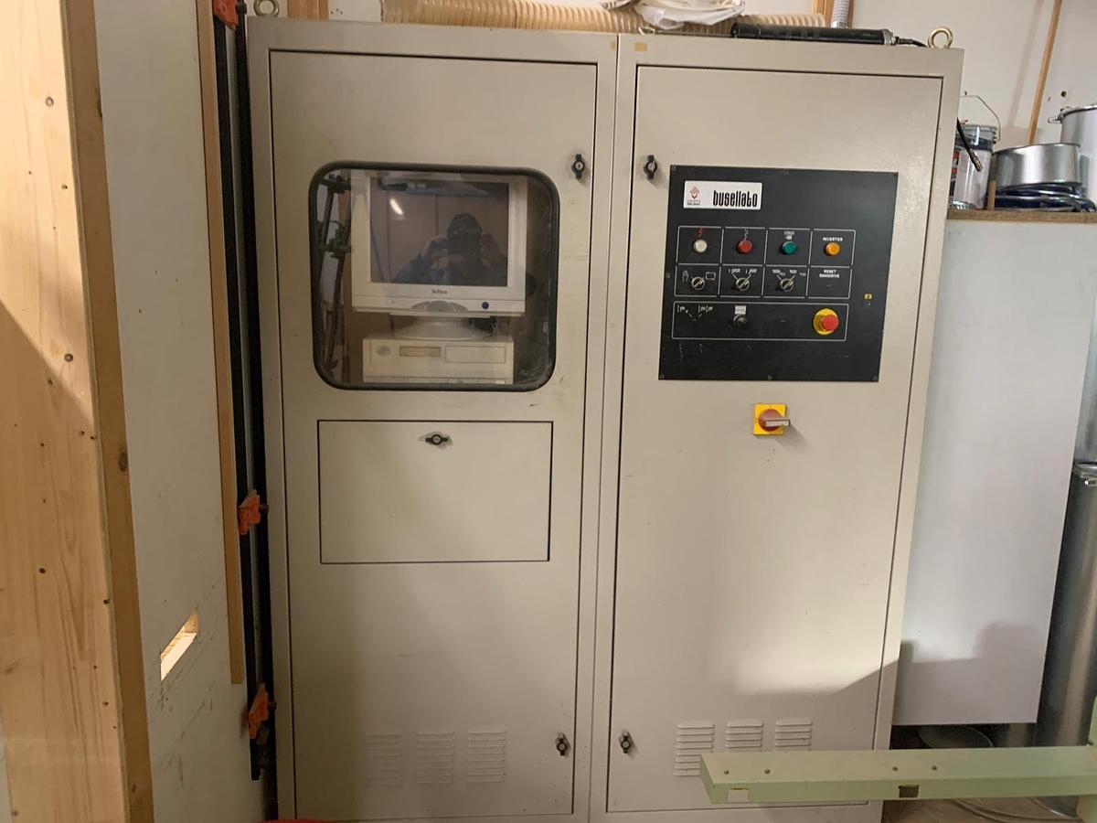 Gebraucht CNC- SuperjuniorMaschine ist noch angeschlossen