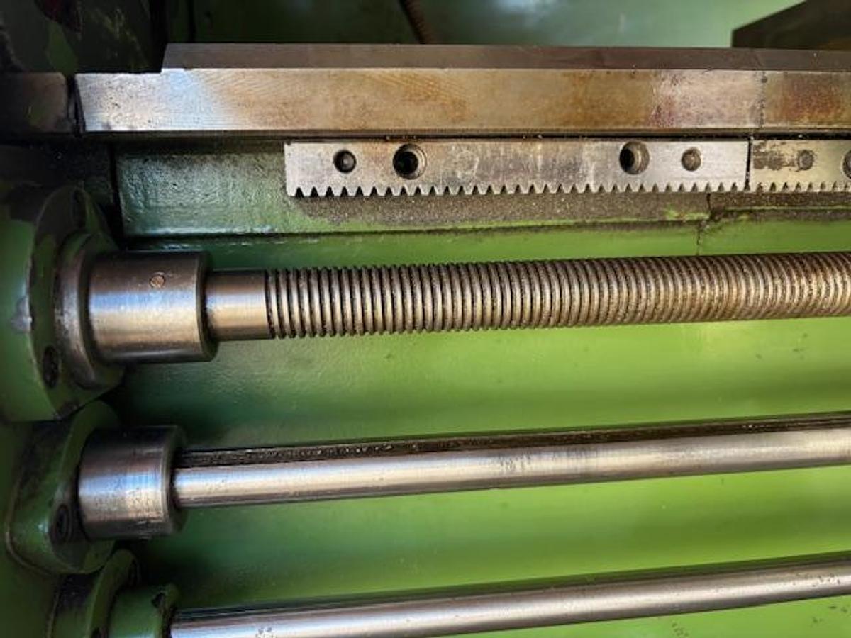 Gebraucht Metalldrehbank, Größe 700 x 1850 x 1350 mm