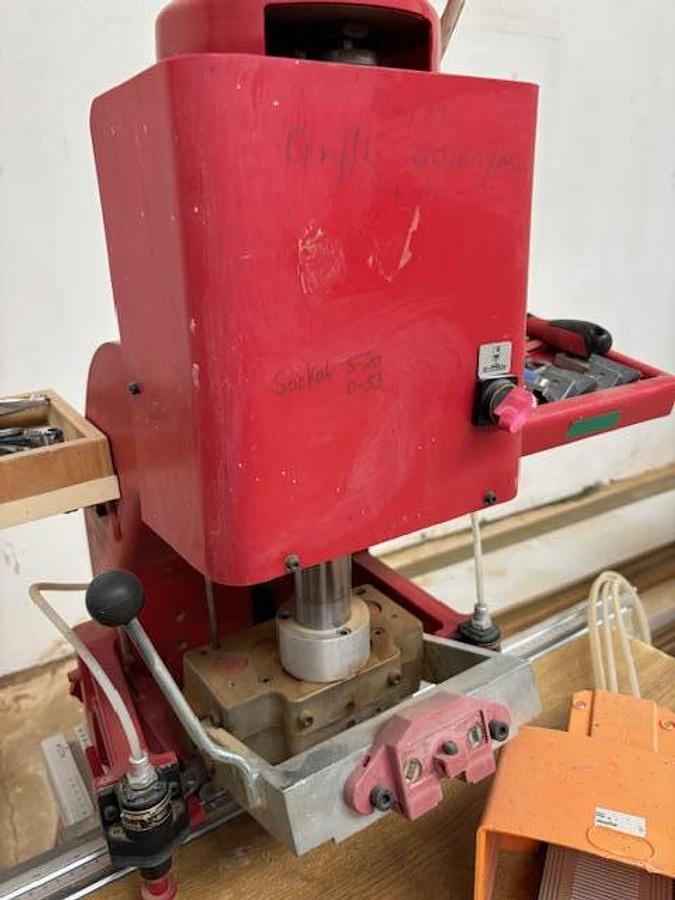 Gebraucht Topfbandbormaschine mit Einpressvorrichtung