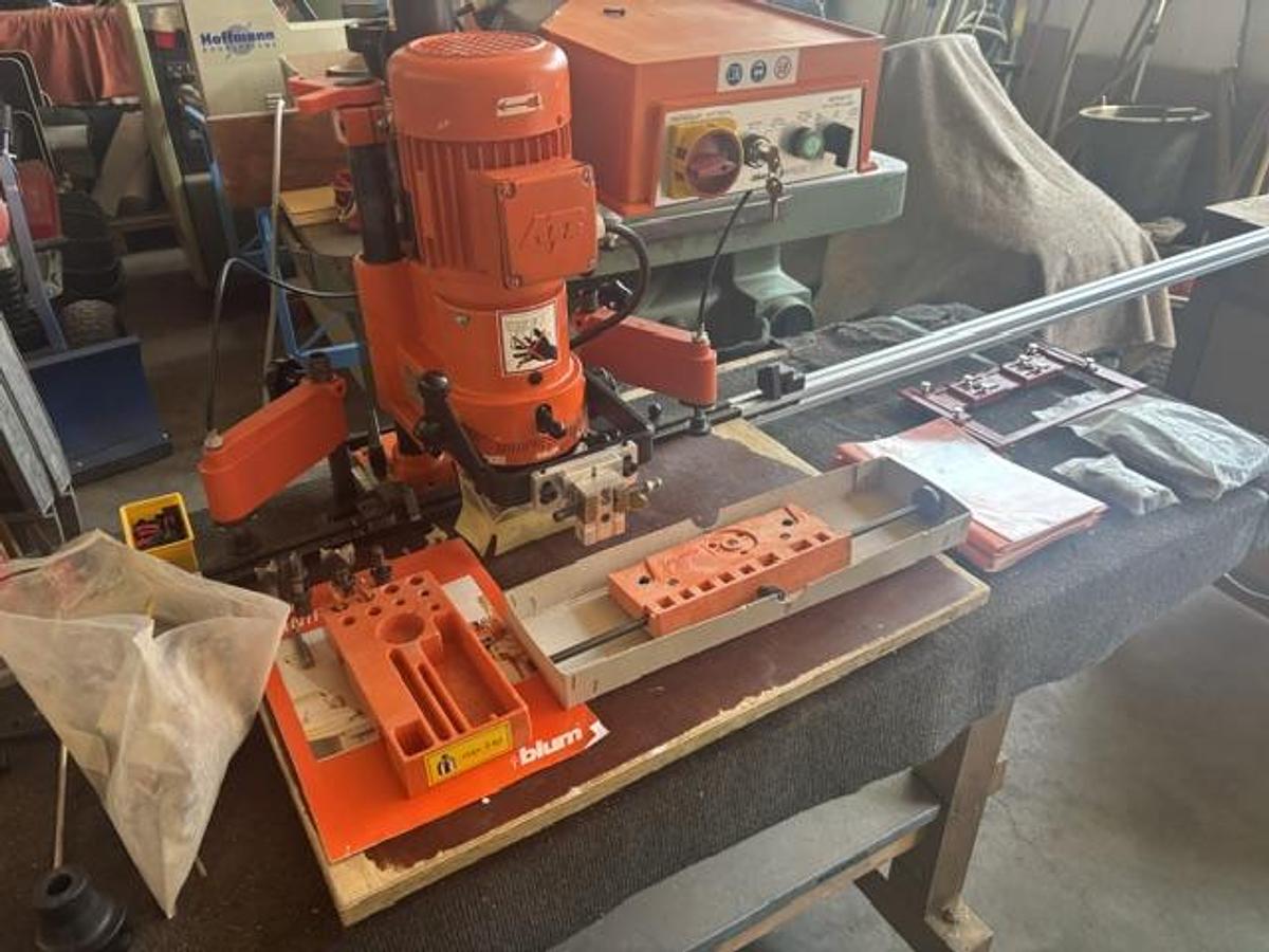 Gebraucht Blum Minipress Beschlagbohrmaschine