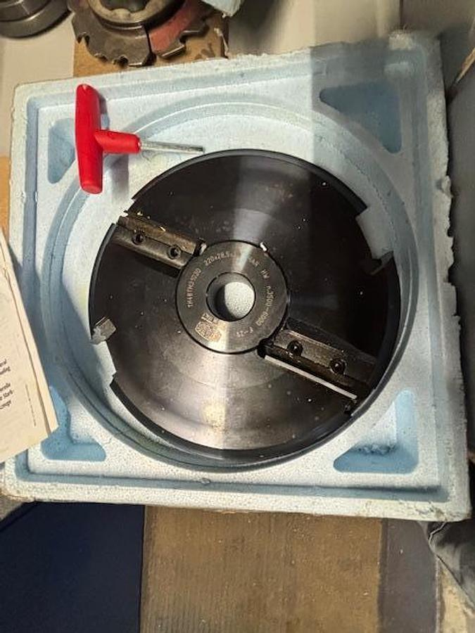 Gebraucht Profilplatten-Abplattfräser
220x31x30 mm, z2+v2, M31, 1