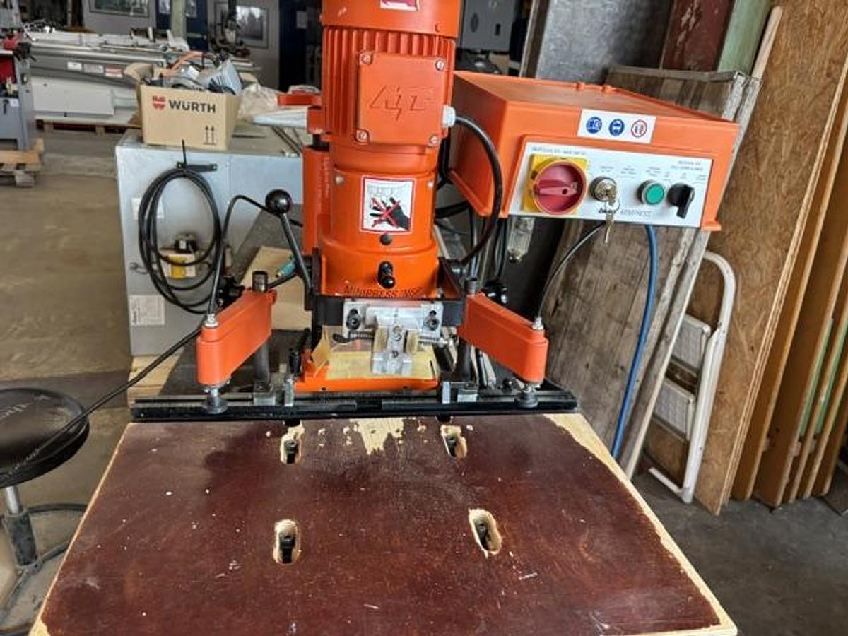 Gebraucht Blum Minipress Beschlagbohrmaschine