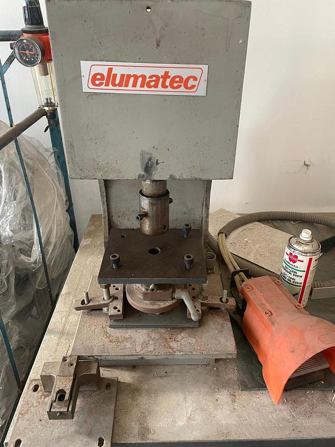 Gebraucht Elumatec Stanze hydropneumatisch