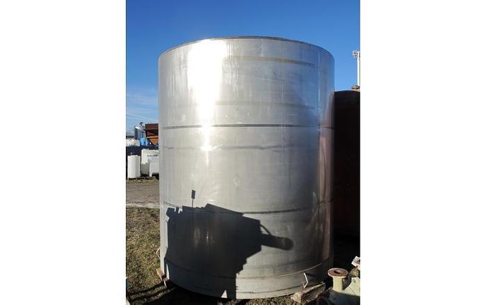 D'occasion USED 8250 GALLON TANK, STAINLESS STEEL
