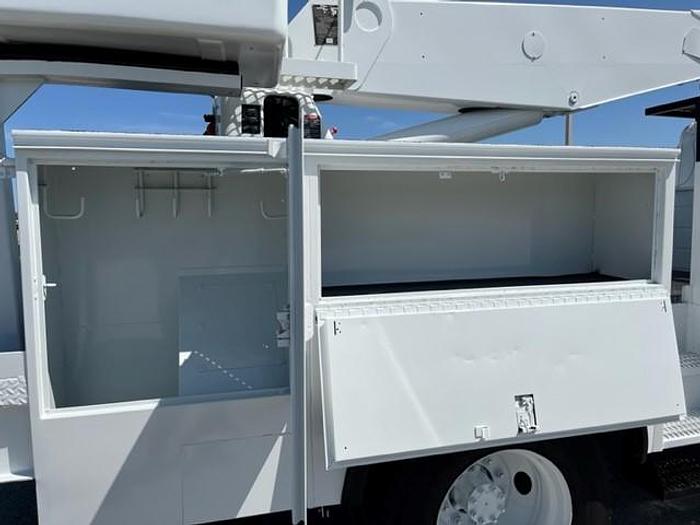 Used ALTEC AA755L 60FT MATERIAL HNDLER 2 MAN BUCKET ON 2006 INTERNATIONAL4300 BOOM TRUCK