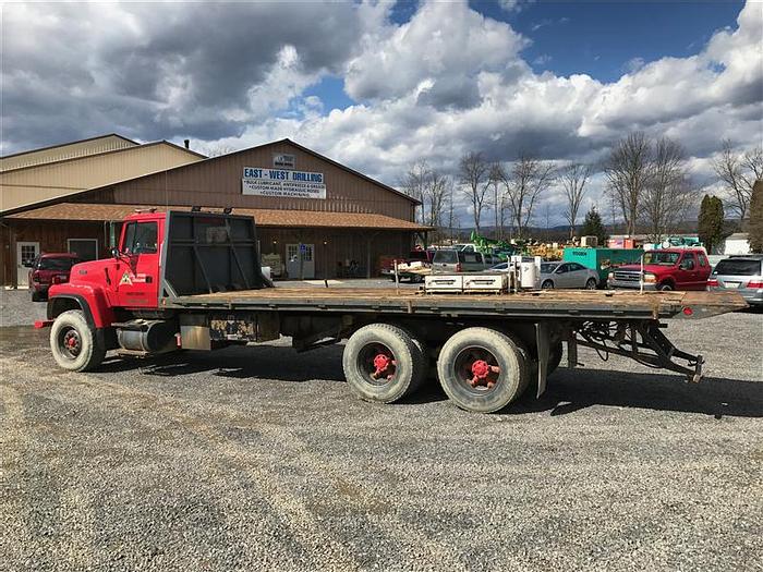 Used 1995 Ford Roll Back Winch Truck - Pending Sale