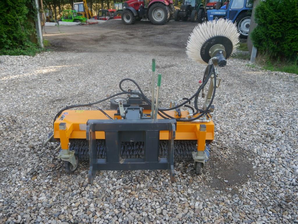 Used Giant Road Sweeper