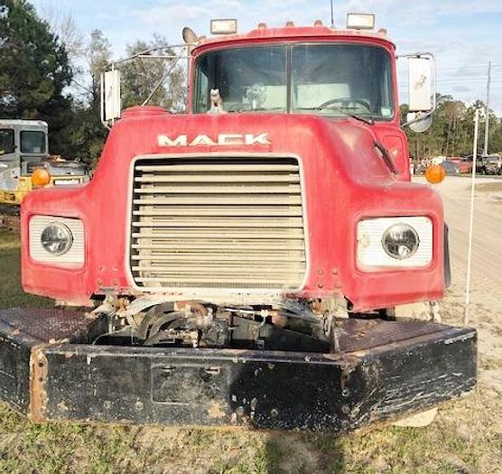 Used 1998 & 1999 Mack Rear Discharge Mixer Trucks