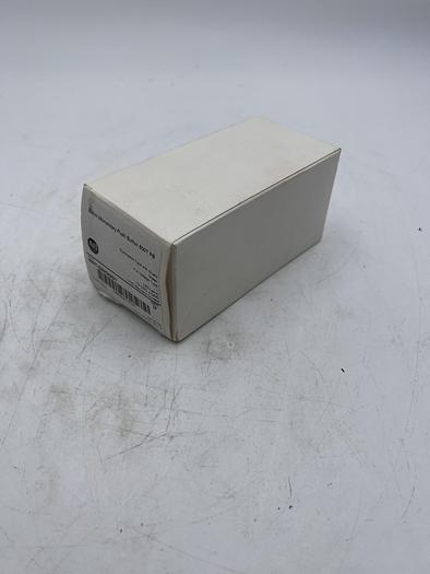 Allen-Bradley 800T-QAH2GD1 Ser U 